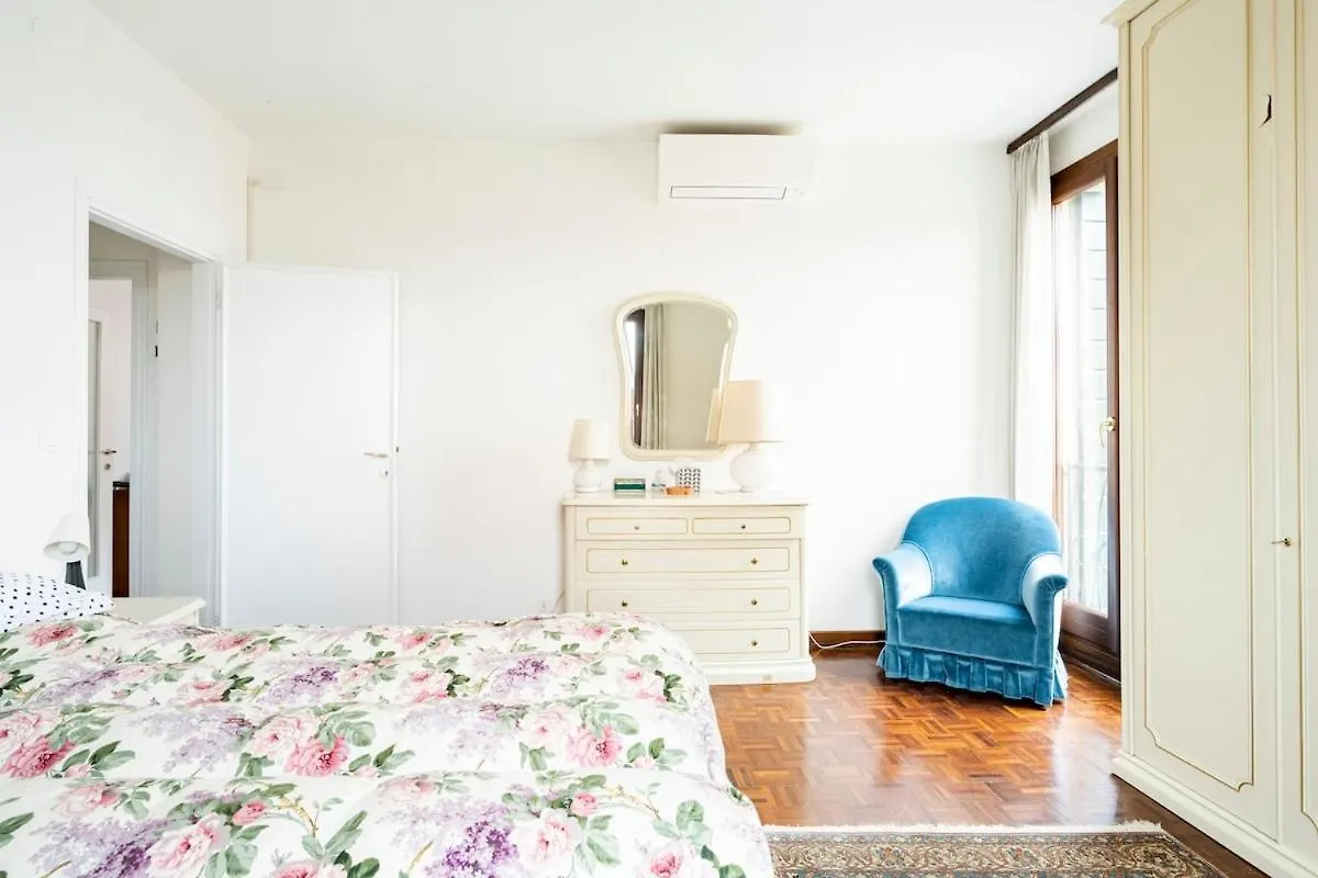 Charming Apartment In Zattere Venedig